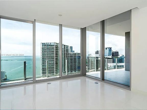 2nd image of 300 Biscayne Boulevard Way Unit 1905