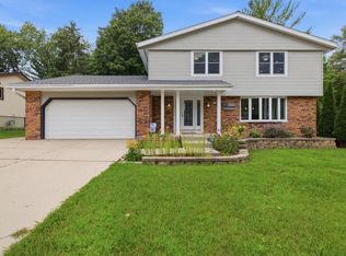 704 Mulberry DRIVE W W, West Bend, WI 53090