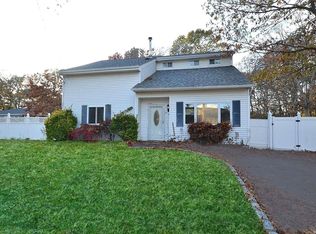 22 Margaret Dr, Coram, NY 11727