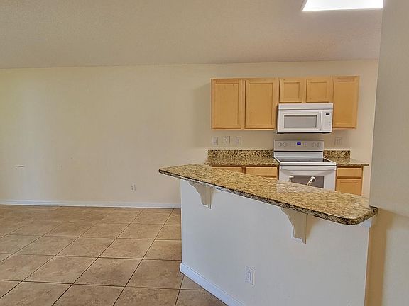 5th image of 4053 Wilkes Dr