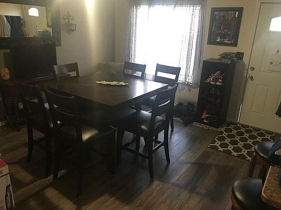 2nd image of 2928 Colonial Dr