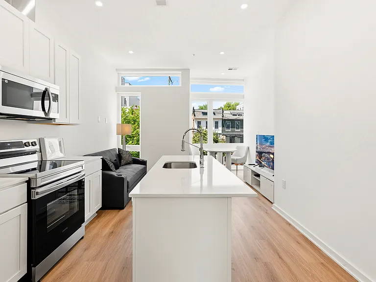 710 Kennedy St NW #11 — Photo 13