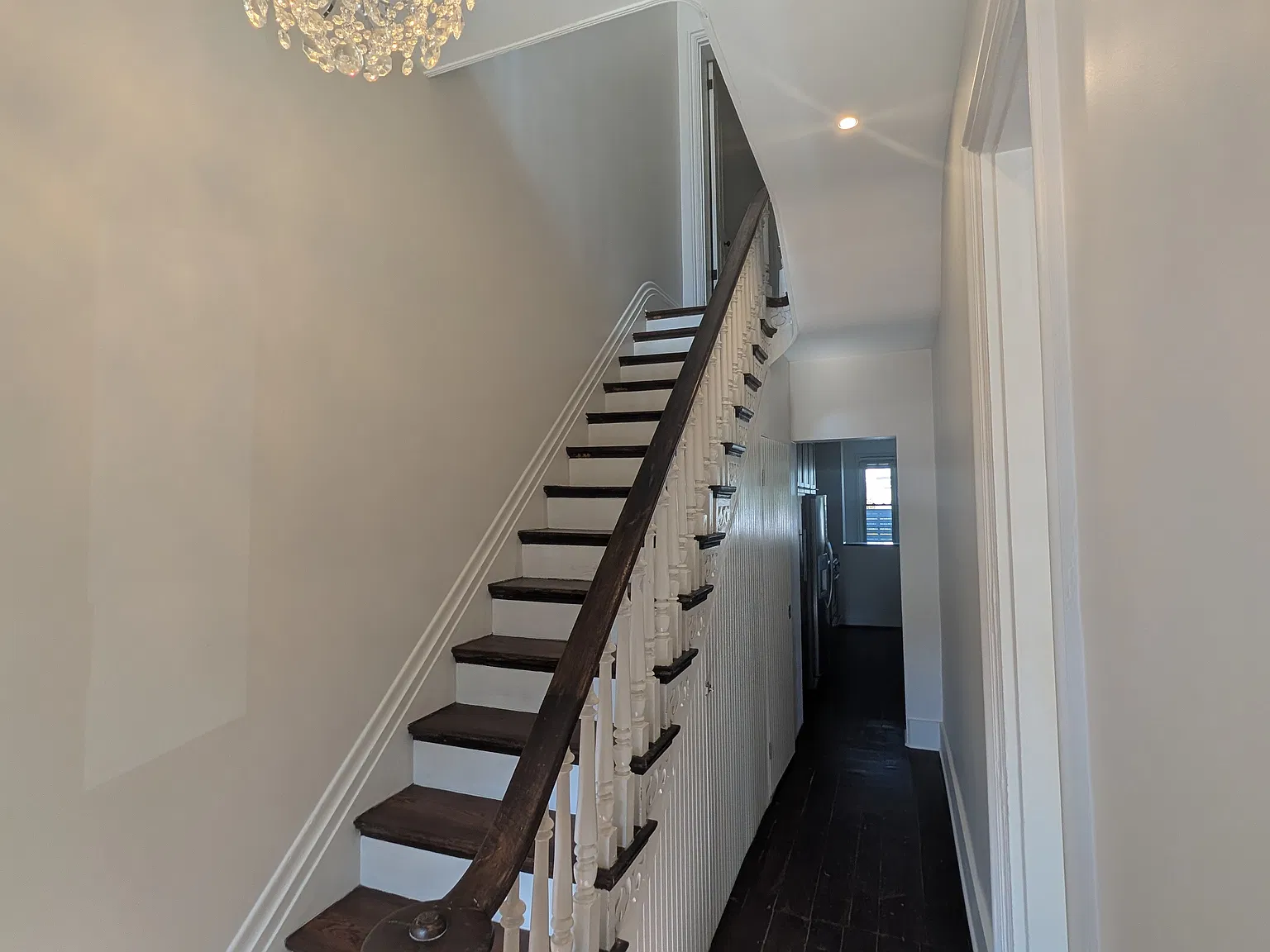 2 bed, 2.5 bath, 1922 sqft, $2,100 — Photo 3
