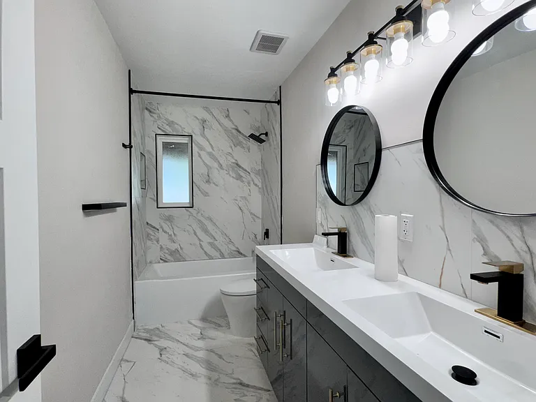 2043 E Oak St — Photo 10