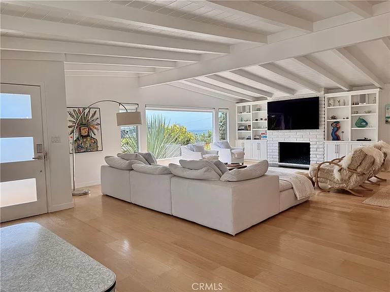 234 La Brea St — Photo 19
