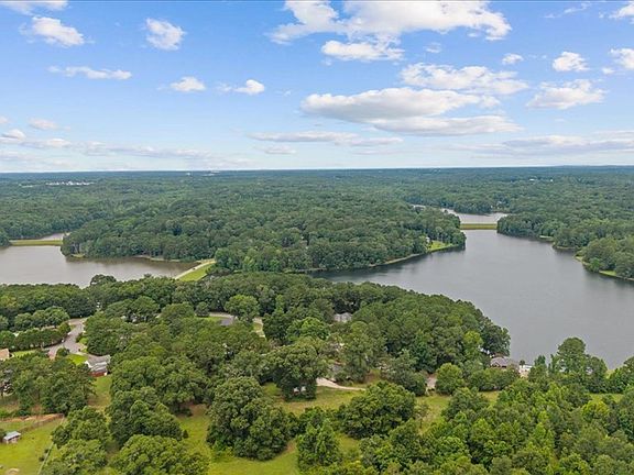 3rd image of 308 Gateway Dr