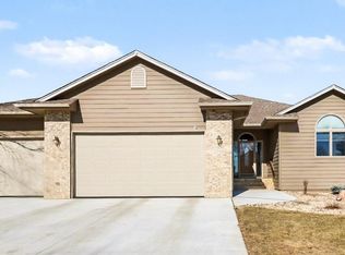 2908 W Auburn Hills St, Sioux Falls, SD 57108