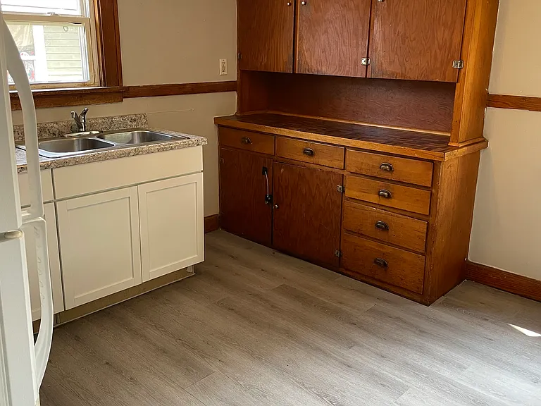 Kitchen
new cabinets and flooring