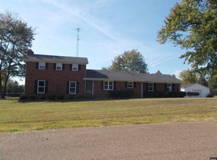 7155 Twin Lakes Dr, South Fulton, TN 38257