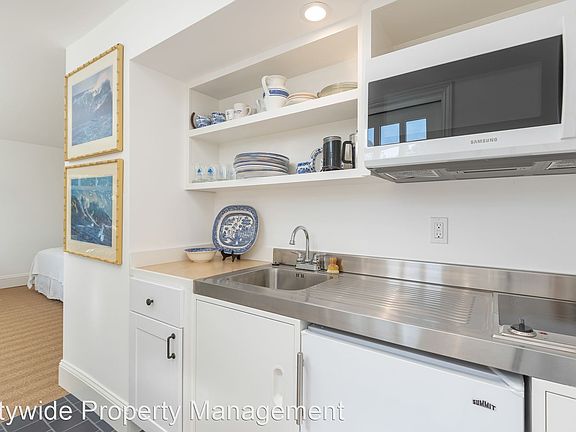 5th image of 1901 Centro West St