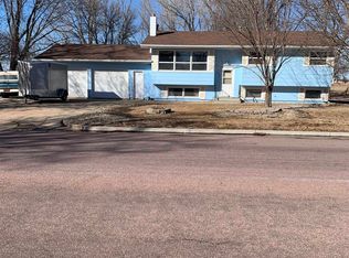 208 E 1st St, Colton, SD 57018