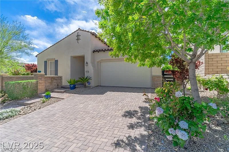 4 bed, 3.5 bath, 2432 sqft, $3,980 — Photo 2
