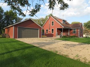 8072 Channel Ln, Omro, WI 54963