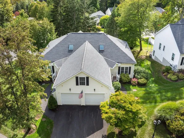 30 William Onthank Ln #30, Southborough, MA 01772