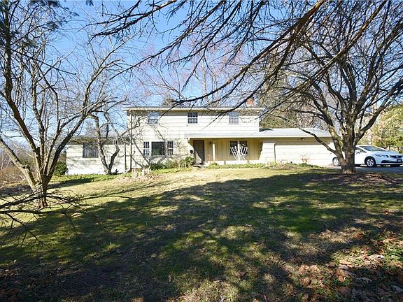 2nd image of 75 Woodline Dr