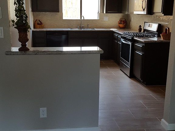 2nd image of 18-460 Salem St #18
