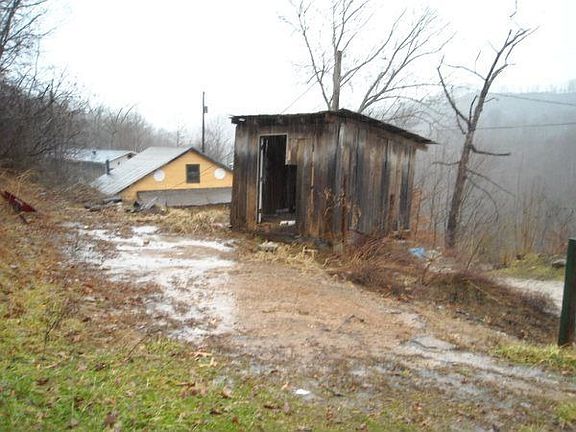 4th image of 69 Thelma Dr