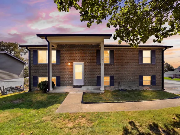 4200 Shady Oak Dr, Ooltewah, TN 37363