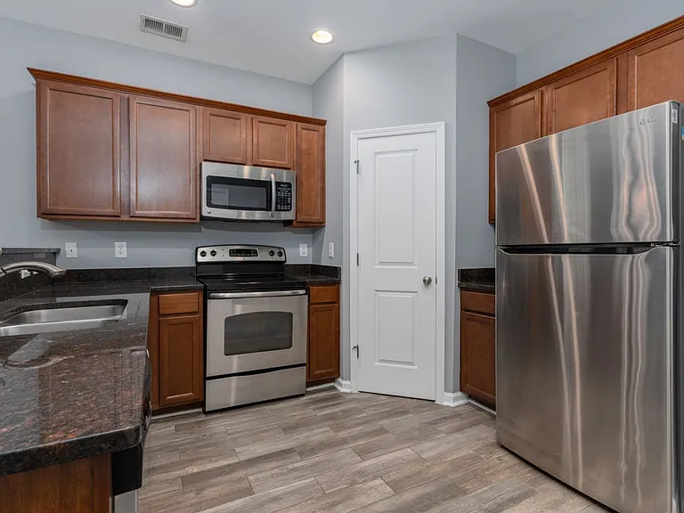 223 Chestnut Oak Ln — Photo 9