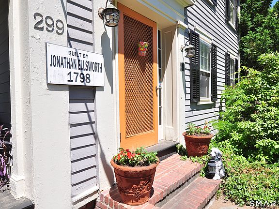 3rd image of 299 Palisado Avenue