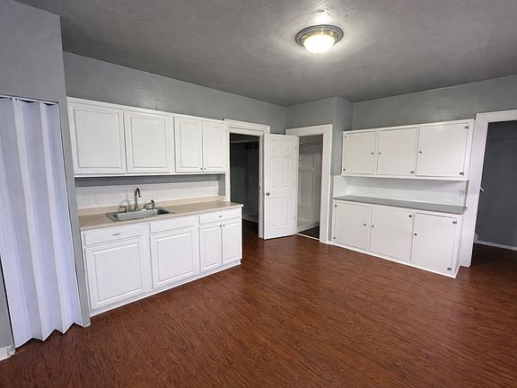 2nd image of 40 Knoerl Ave #R
