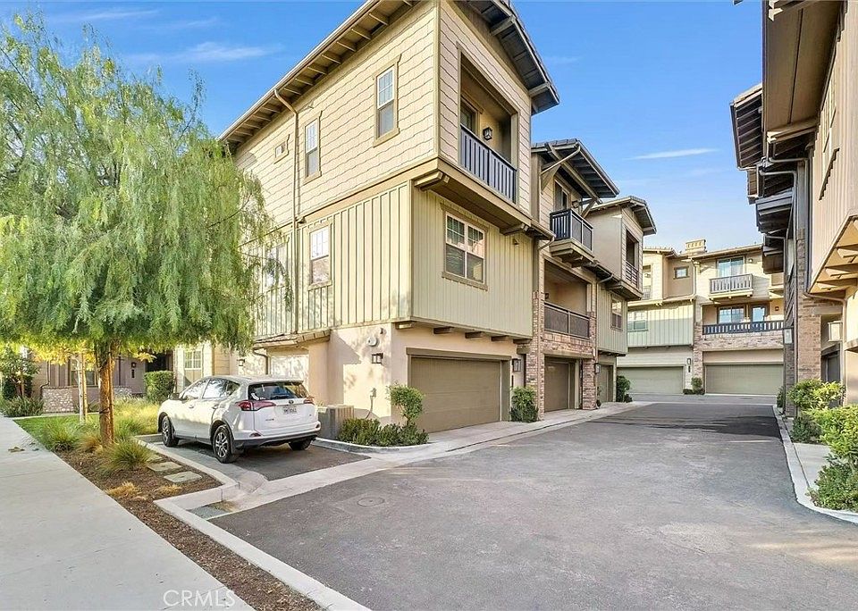 1st image of 590 Boulder Cir