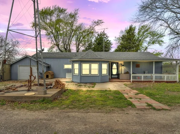3521 SE 61st St, Berryton, KS 66409