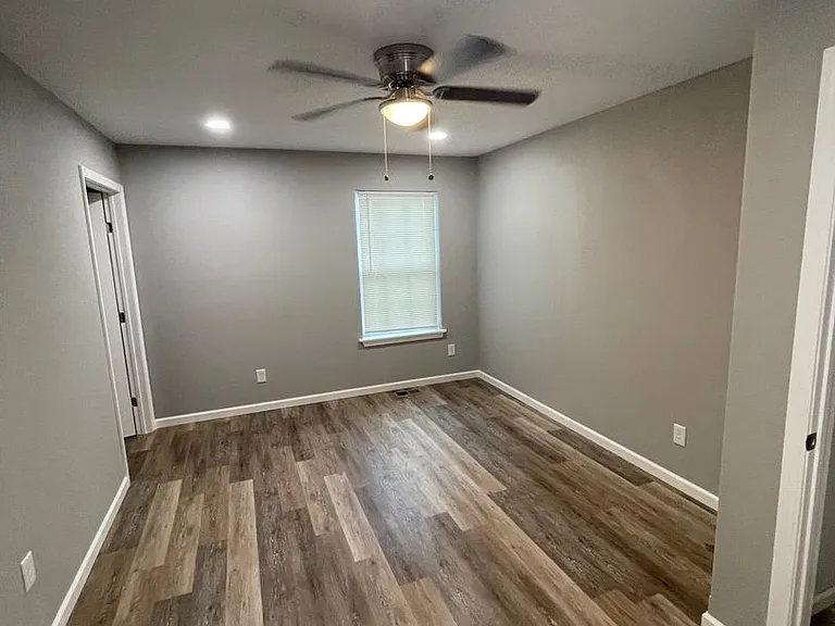 1005 E Monroe St — Photo 10