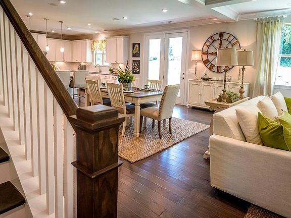 Casual, open home design