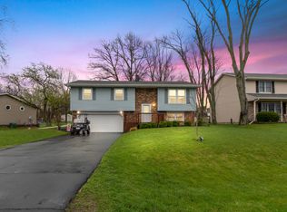 1802 Forest Ln, Crown Point, IN 46307