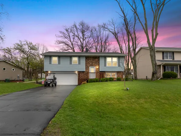 1802 Forest Ln, Crown Point, IN 46307