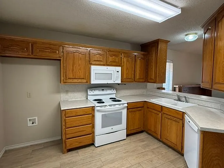 1097 Lytle Creek Dr — Photo 7
