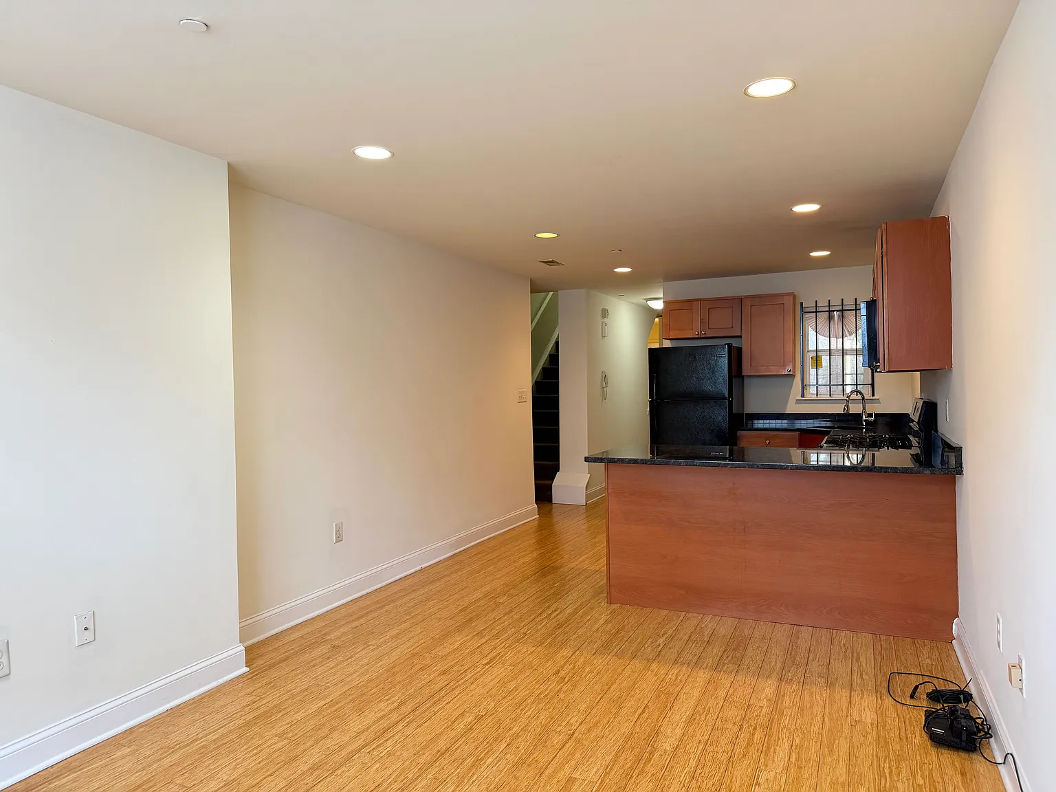 4 bed, 1200 sqft, $1,775 — Photo 3
