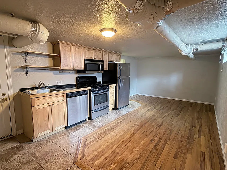 475 S Lincoln St #5