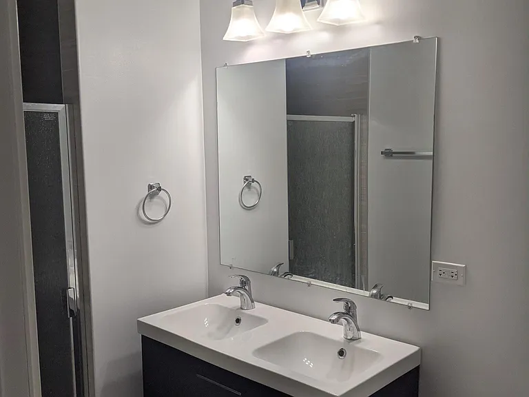 1911 W Estes Ave #1 — Photo 22