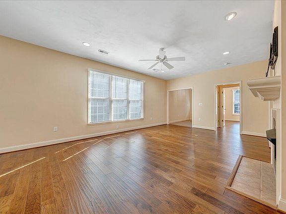 2nd image of 1528 Innsbrooke Dr