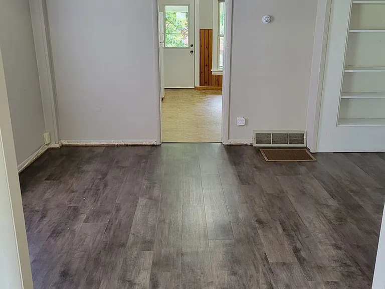 533 W Kinne St — Photo 6