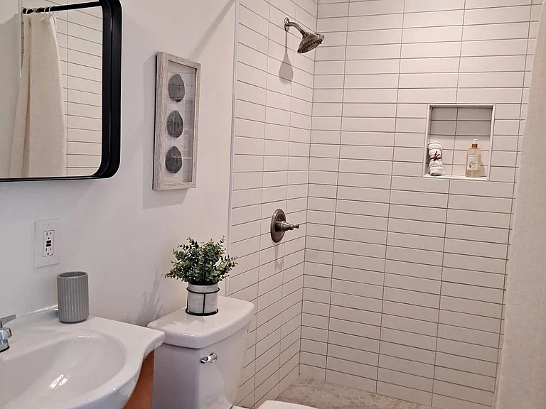 2140 Oakwood Dr #B — Photo 16