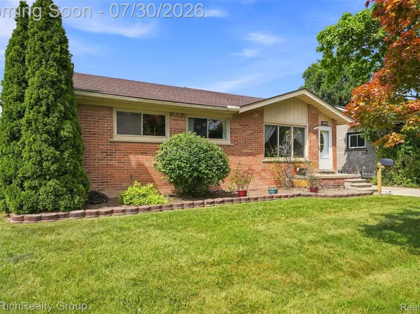 32150 Grandview Ave, Westland, MI 48186