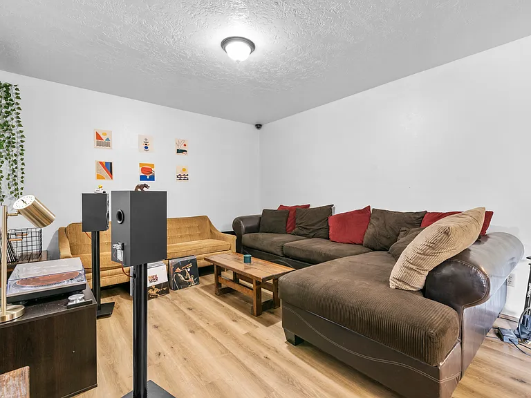 442 N 500 E #5 — Photo 2