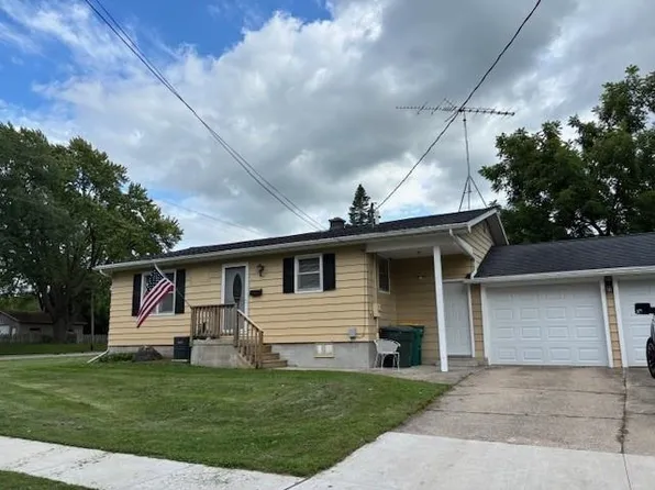 805 State St, Ripon, WI 54971