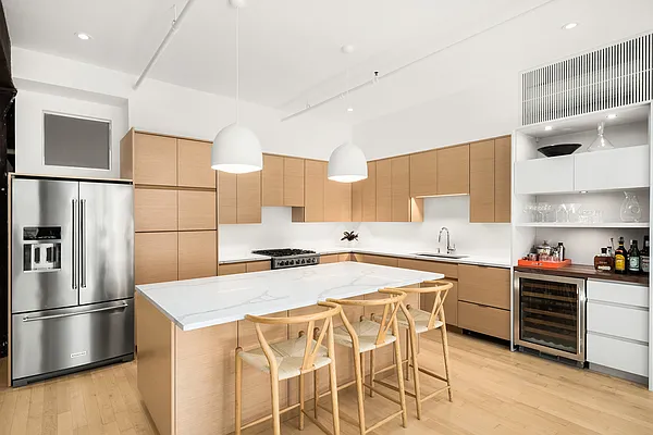 Sold by SERHANT. | media 4