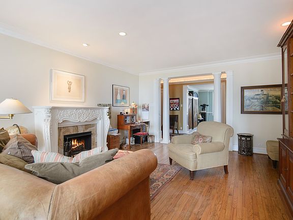 4th image of 2440 N Lakeview Ave #9F