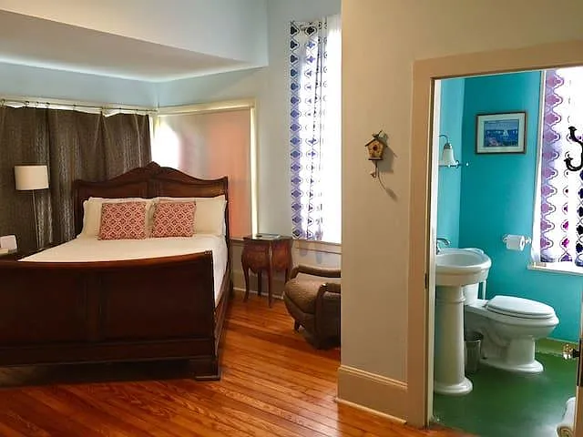 1249 W Washington St — Photo 6