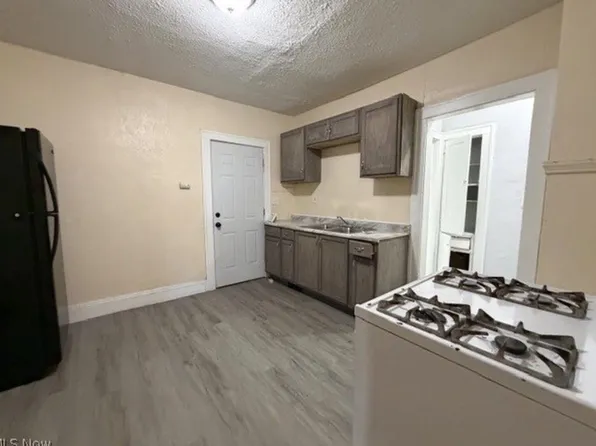 3641 E 147th St #147-D, Cleveland, OH 44120