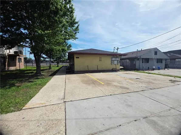 9023 Palm St APT B, New Orleans, LA 70118