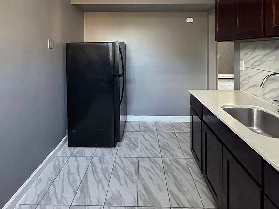 2nd image of 112 Lincoln Ave #23