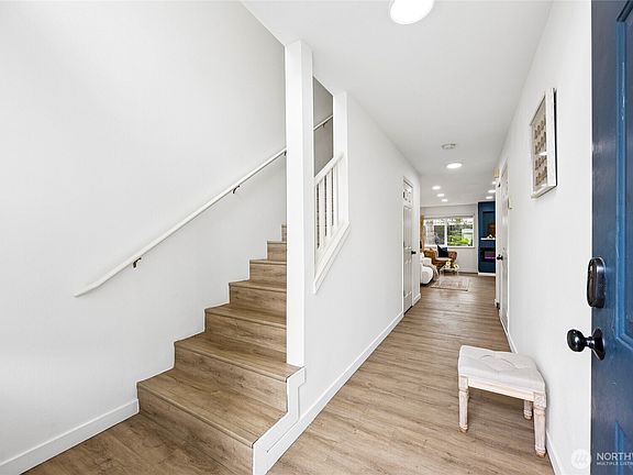 4th image of 927 132nd Street SW #L2