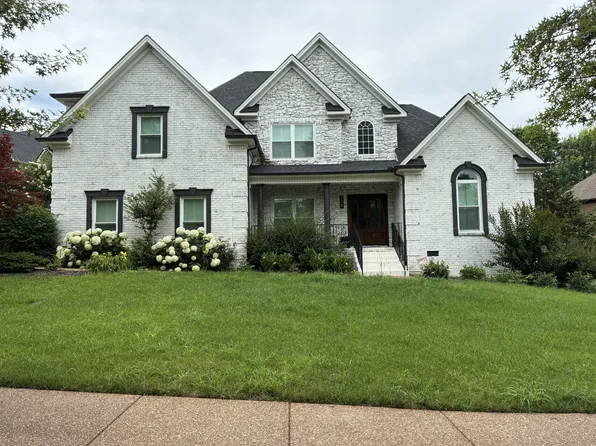 108 Turning Leaf Way, Hendersonville, TN 37075