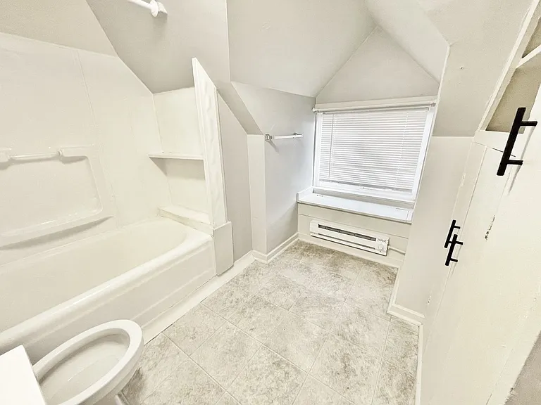621 S Adams St — Photo 10